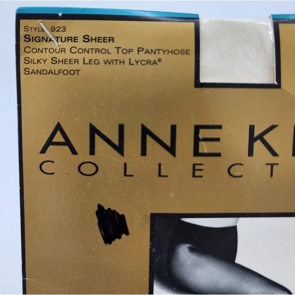 ANNE KLEIN Signature Silky Sheer Control Top Sandalfoot Pantyhose 923 Pearl Sz A